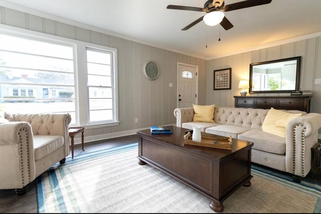 3 Br/ 2 Bath King, Fire Pit Holiday home