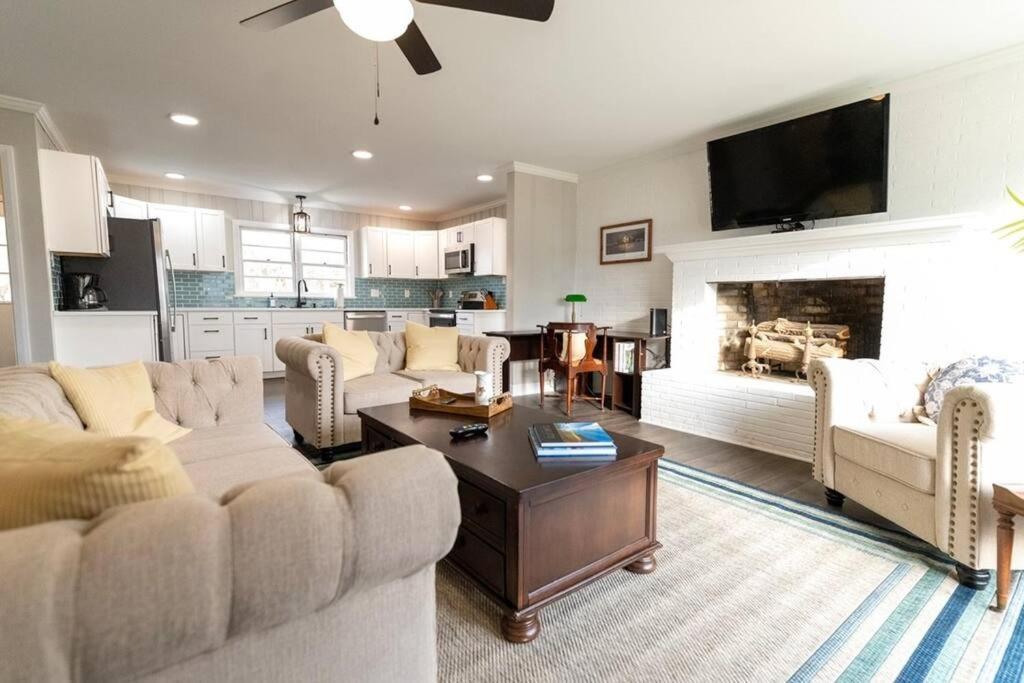 3 Br/ 2 Bath King, Fire Pit